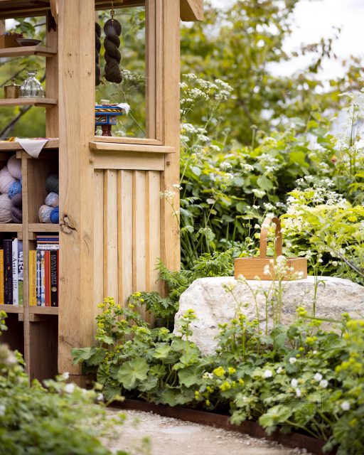 One of the things I love most about Chelsea Flower Show is the variety of gardens, from large show gardens to the smallest spaces, each with its own atmosphere and story.

Time for Creativity Garden in the All About Plants category shows just how lush a small garden can be when plants are at the heart of it. The planting here is generous and beautifully layered, creating a rich little world within such a small space.

Congratulations to designer @christinacobbgardendesign and @shovel_spadelandscapes on their Gold medal. The garden is just next to Bull Gate, so don’t miss it during your visit.

Delighted to capture this garden for Christina Cobb and Shovel and Spade Landscaping.

Sponsored by @clearygottlieb

Time for Creativity garden
RHS Chelsea Flower Show 2026
Gold medal winner

#chelseaflowershow #chelseaflowershow2026 #rhschelseaflowershow #gardendesignideas #gardenphotographer